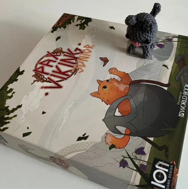ION Game Design Pax Viking Junior peluche chat crochet gris
