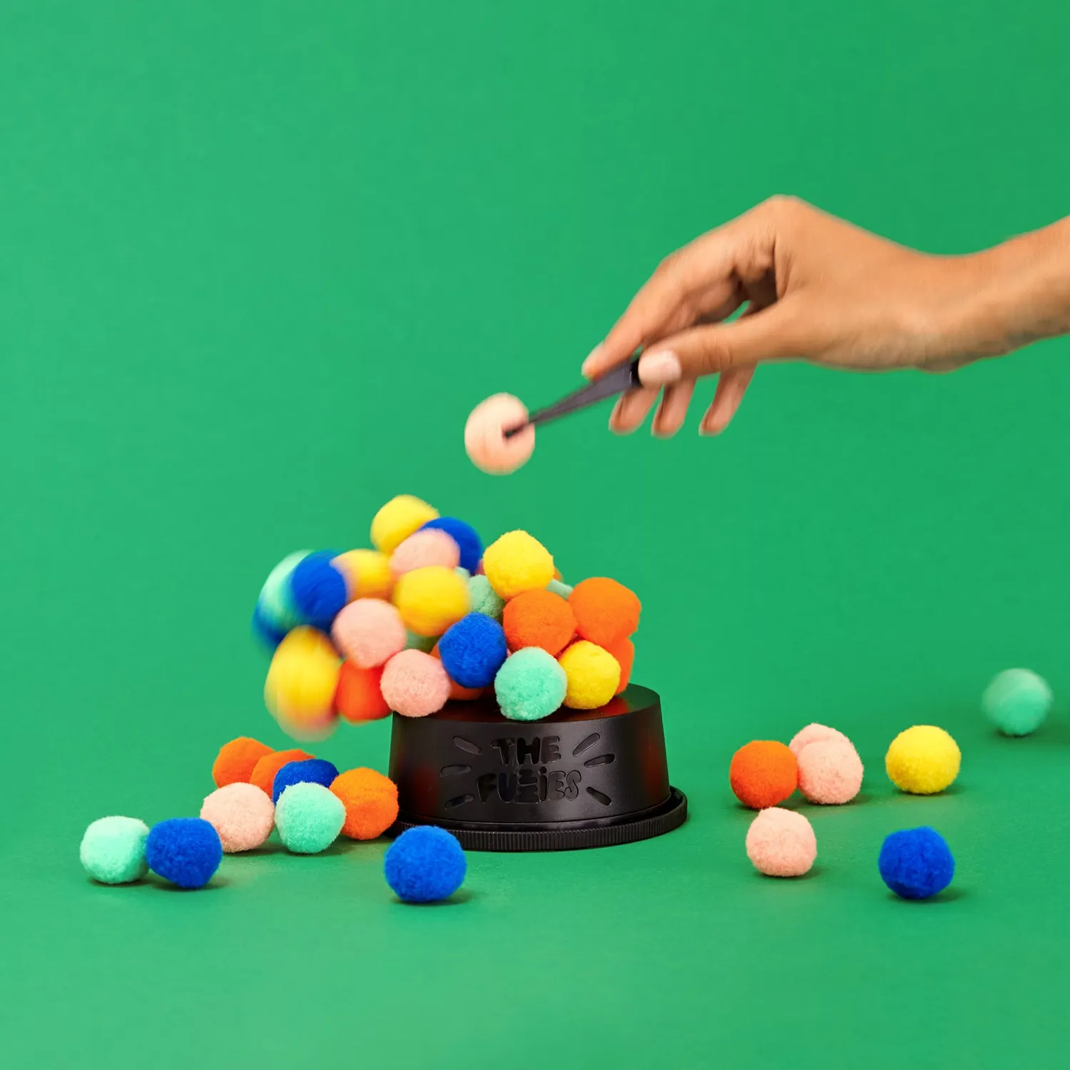 CMYK The Fuzzies jeu adresse tour boules douces