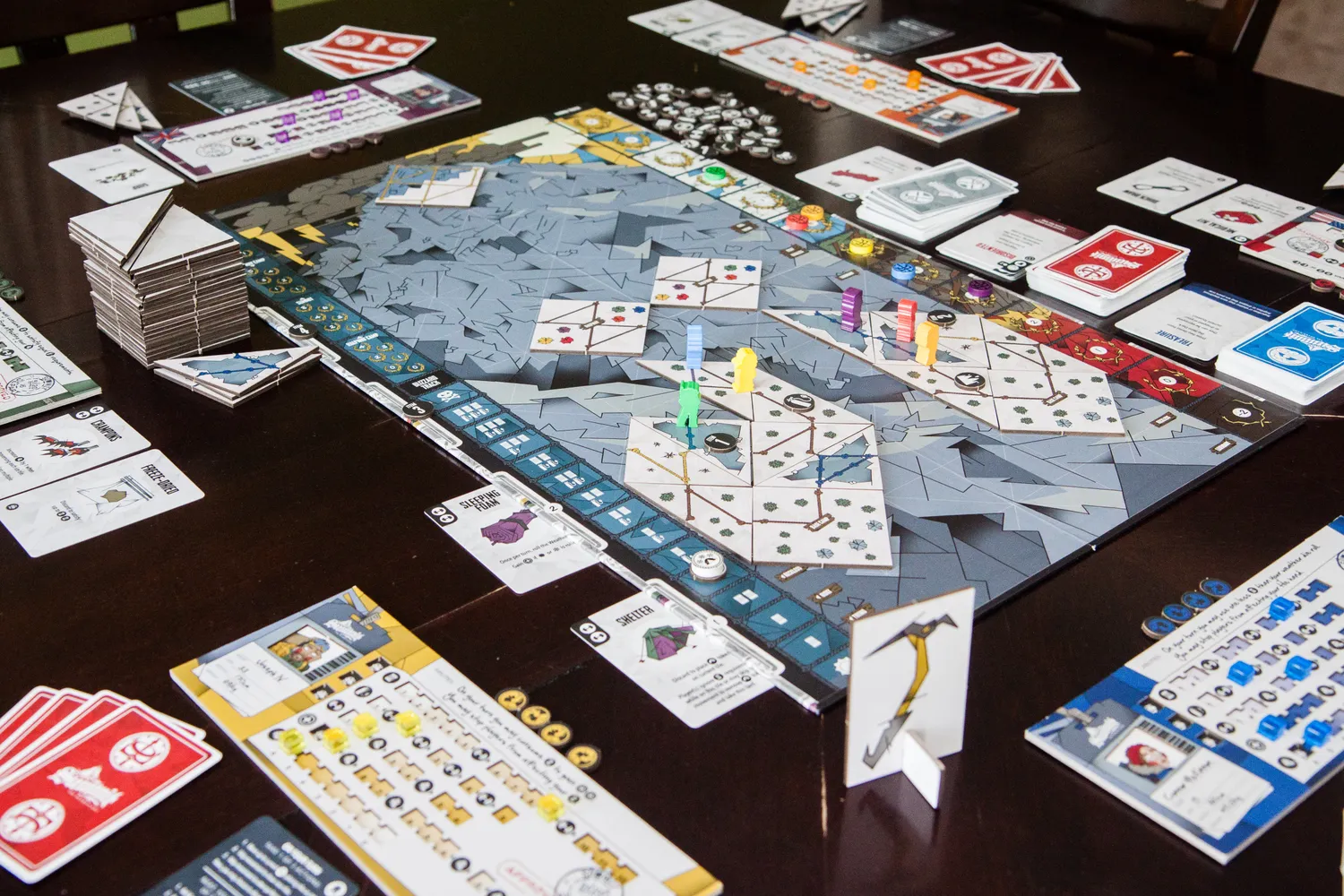 Inside Up Games Summit jeu de société survie anglais