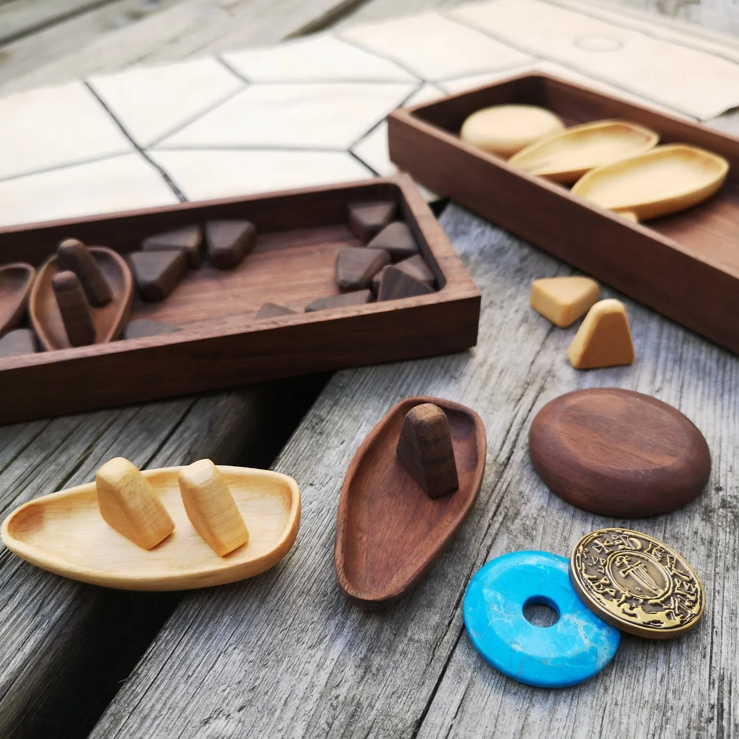 ION Game Design Hird jeu de société bois fait main