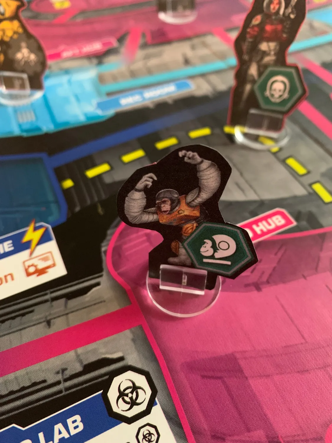 ION Stationfall standees personnages add-on