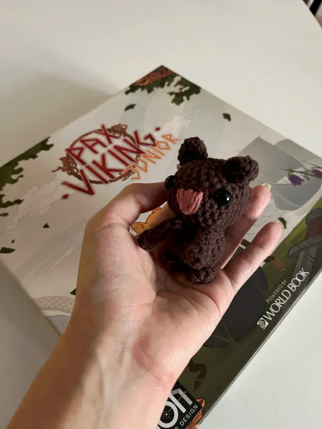ION Pax Viking Junior peluche chat crochetée