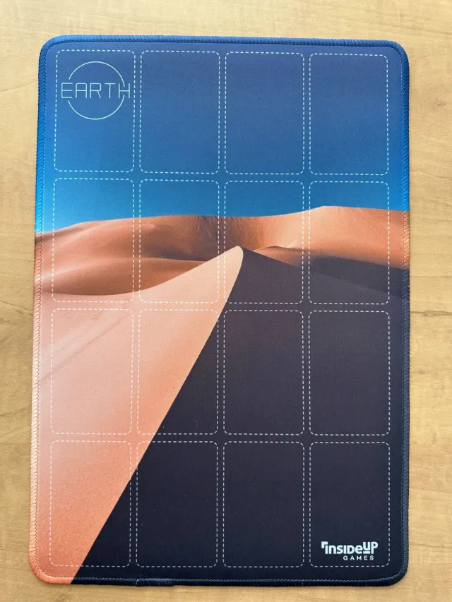 Inside Up Games Earth tapis jeu désert dune