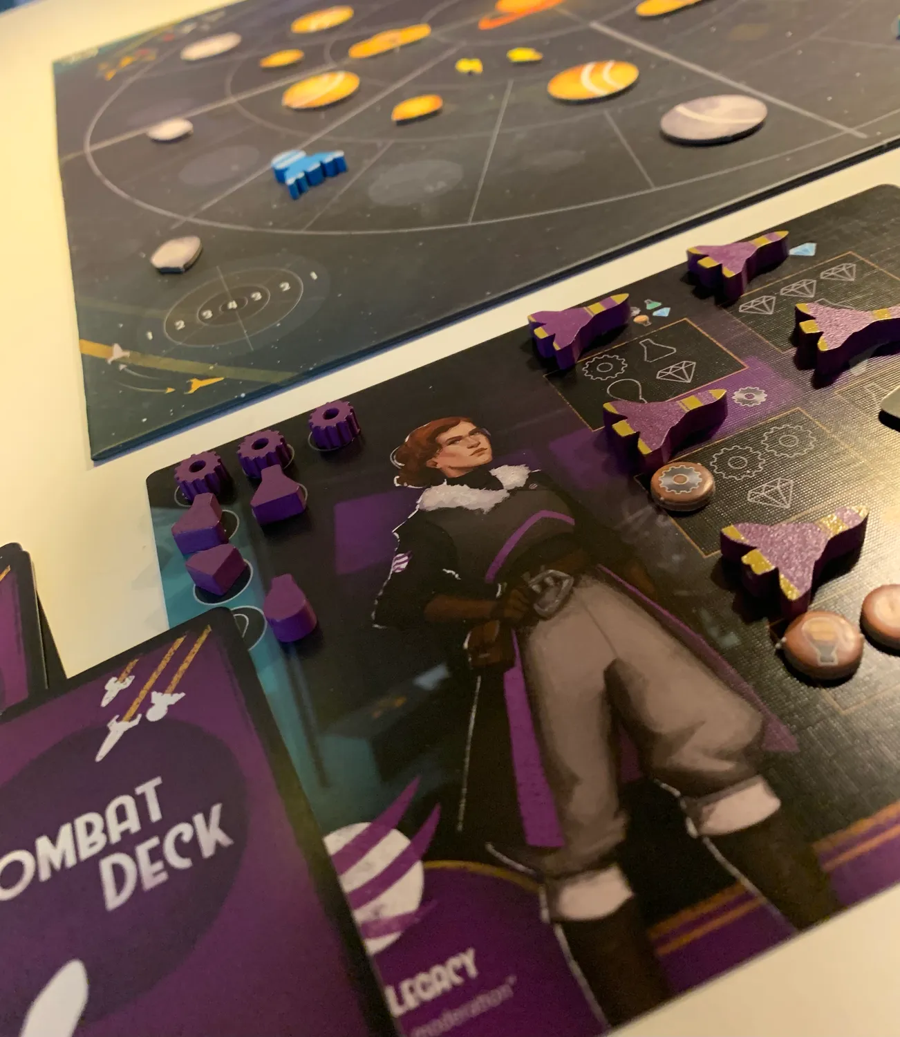 ION Game Design Dawn on Titan jeu société solo espace