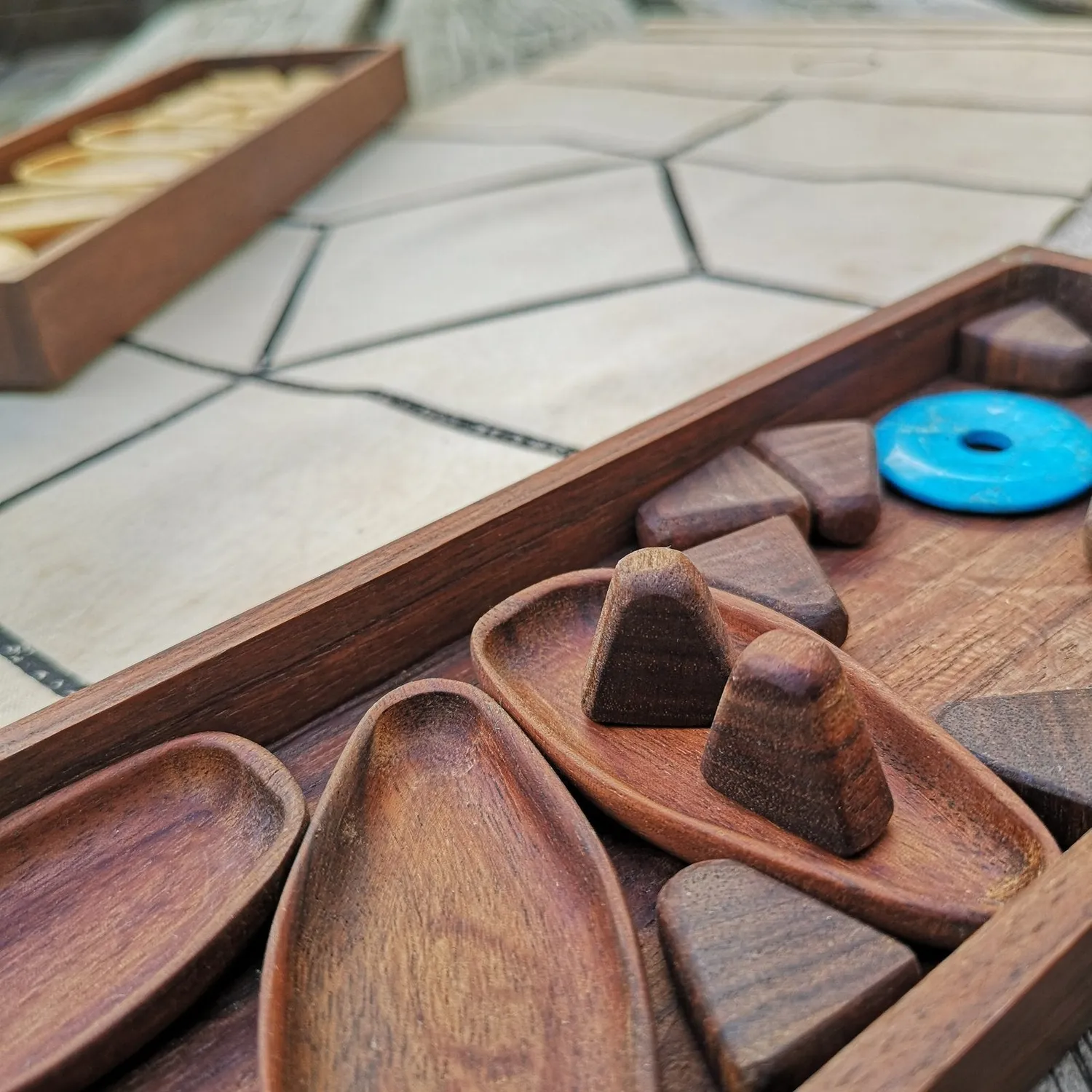 ION Game Design Hird jeu de société bois fait main